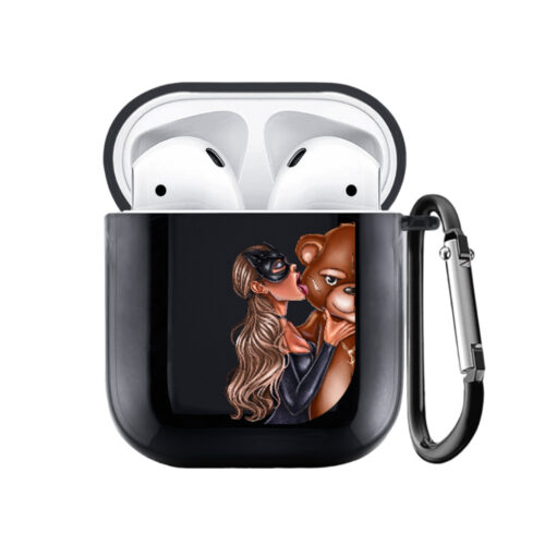 Чехол на AirPods 1/2 с принтом - Девушка с мишкой